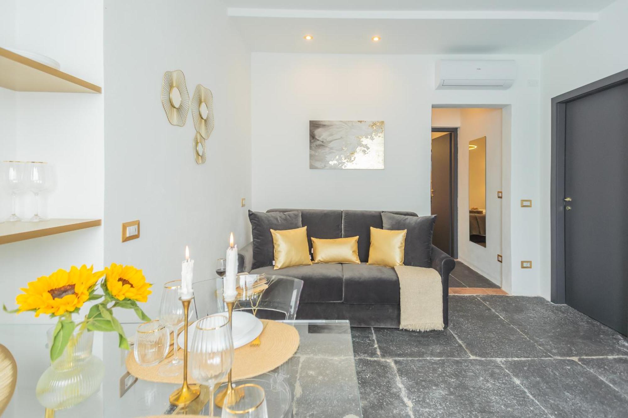 Como Dreams Apartments By Rent All โกโม ภายนอก รูปภาพ