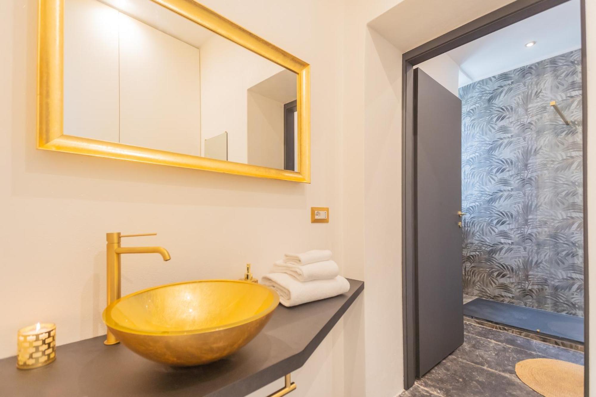 Como Dreams Apartments By Rent All โกโม ภายนอก รูปภาพ