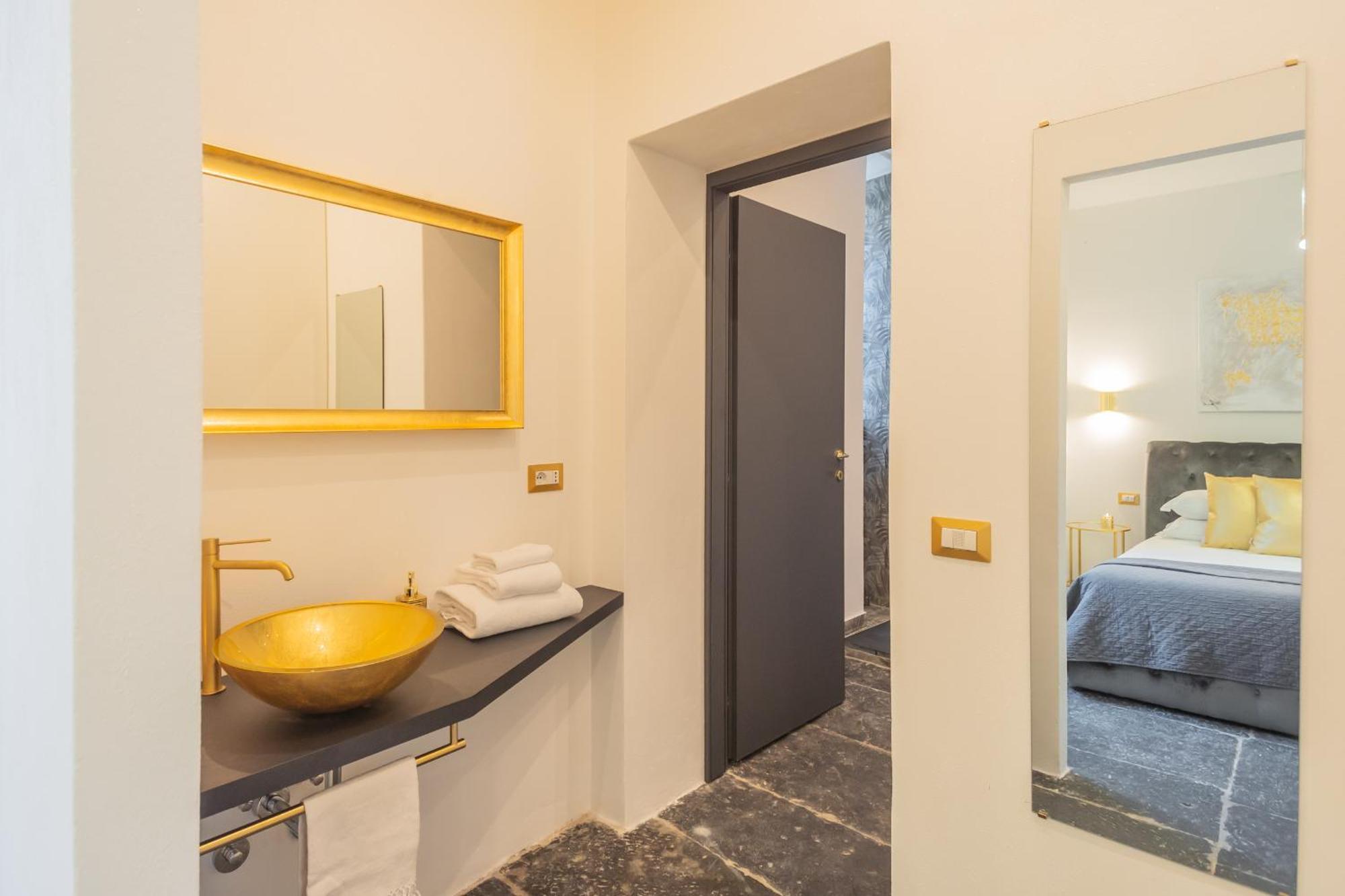 Como Dreams Apartments By Rent All โกโม ภายนอก รูปภาพ